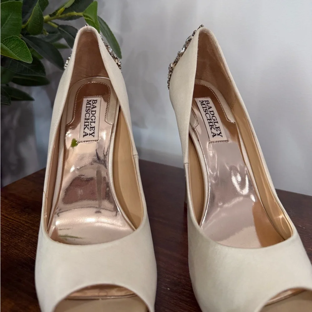 Badgley Mischka Kiara Peep Toe Platform Heel in Ivory Satin - Picture 3 of 8